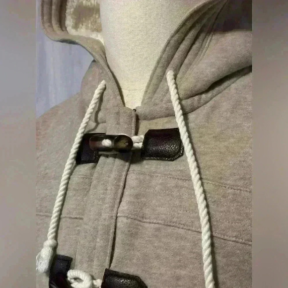 EUC Old navy Fleece Lined Coat With Zip And Toggle Closure. 
Thick and cozy - Picture 2 of 8